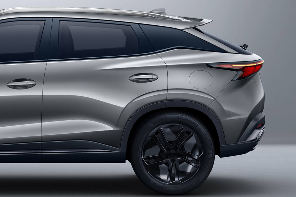 Omoda5 SHS-H - Design exteriéru